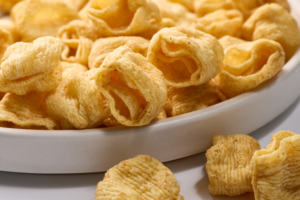 SAMAH BBQ Quattro Corn Chips Saveur Galbi Coréen Goût Viande Fumée Texture Ondulée Quatre Couches Snack Croustillant Pack Bouchées Irésistibles - Product Image 2