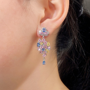 Eleganti Orecchini Pendenti Floreali Colorati per Donne, Orecchini Pendenti 3D con Pietre Scintillanti, Gioielli alla Moda per Feste, Vendita all'Ingrosso - Product Image 4