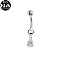Anneau de nombril en titane de qualité implant, 14G, hypoallergénique, bijou de piercing pour nombril avec pendentif en CZ transparent pour peaux sensibles