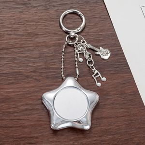 Nuevo Llavero de Metal con Nota Musical Sencilla de Guitarra, Espejo de Viaje, Accesorios para Bolsos, Colgante para Teléfono Móvil, Llavero con Espejo de Estrella - Product Image 3