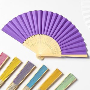 Éventails promotionnels de 21 cm de style vintage en bambou sculpté avec votre logo sur surface en tissu imprimé pour le Nouvel An chinois - Product Image 5