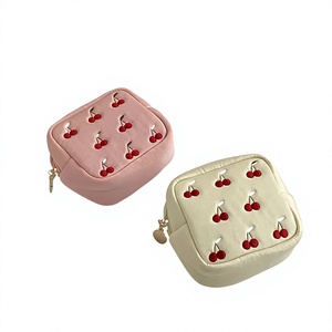 Bolsa de Almacenamiento de Maquillaje Sanze, con Cierre, de Poliéster, Multifuncional, Diseño Portátil con Estampado de Cerezas, Monedero para Toallitas Sanitarias y Monedas - Product Image 1