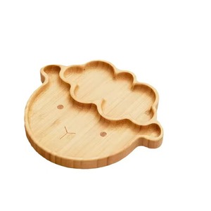 Bandeja de madera Shengke con forma de oso de dibujos animados para niños, plato de comida de madera maciza con juego de cuchara y tenedor. - Product Image 3