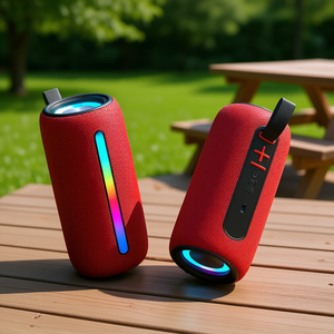 Enceinte Bluetooth ChargeP2Pro Rouge avec lumière LED RGB, son Hi-Fi, audio sans fil pour téléphone portable, utilisation en extérieur - Product Image 2