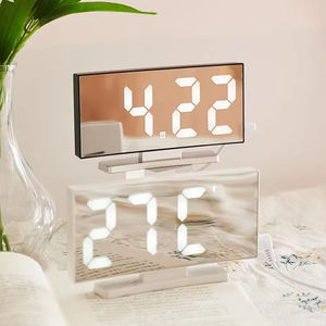 Orologio da Tavolo Moderno Multifunzione con Schermo LED Rettangolare, Funzione Snooze, Display Temperatura e Calendario - Product Image 3