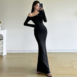 Robe longue moulante sexy pour femme, à épaules dénudées, col asymétrique, manches évasées, coupe ajustée à la taille - Product Image 4