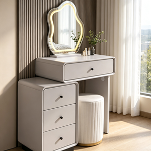 Ensemble de coiffeuse extensible gris clair avec miroir LED ondulé irrégulier, commode latérale, base verticale cannelée dorée et tabouret pour chambre à coucher - Product Image 3