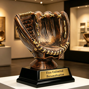 Gants de frappeur de baseball en résine, 8 pouces, <span class=keywords><strong>dor</strong></span>és, style sport moderne, sculptés à <span class=keywords><strong>la</strong></span> <span class=keywords><strong>main</strong></span>, trophée durable - Product Image 4