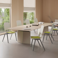 Chaise de réunion moderne en PP, robuste et durable, avec dossier creux, coussin en éponge souple, livraison rapide, pour espace de travail du personnel