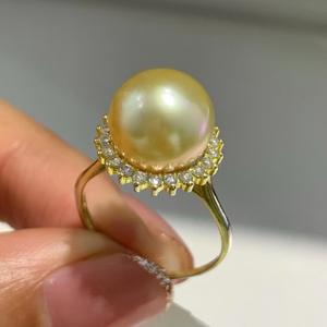 Anillo de Plata de Ley S925 con Diseño de Girasol de 12-13 mm con Micro Imperfecciones, Incrustaciones de Perlas Naturales y Cuentas Doradas, en Caja de Regalo - Product Image 2