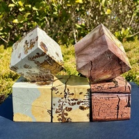 Vente en gros de cubes de pierre naturelle polie de haute qualité, style bohème, peinture à l'encre chinoise unique, décoration artistique traditionnelle pour la maison