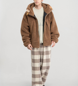 Veste pour hommes en laine mélangée à capuche réglable avec logo personnalisé rembourrée remplie de duvet de canard 90/10 veste en duvet chaude pour hommes - Product Image 4