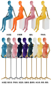 Manichino Femminile di Lusso in Fibra di Vetro a Mezzo Busto con Base in Metallo Dorato e Posizione Eretta per Esposizione di Abbigliamento - Product Image 4