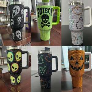 แก้วคริสมาสต์ประดับพลอยเทียมรูปซานต้าประดับพลอยเทียมสำหรับคริสต์มาสทำจากสแตนเลสขนาด40ออนซ์โลโก้ตามสั่ง - Product Image 2