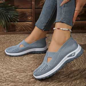 Zapatillas informales de verano para mujer, zapatillas deportivas antideslizantes transpirables con estilo para caminar, zapatos planos para correr para mujer - Product Image 1