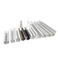Rail de porte coulissante en alliage d'aluminium de conception moderne profilé en T avec roue à rouleaux à rainure V-U en plastique en bois