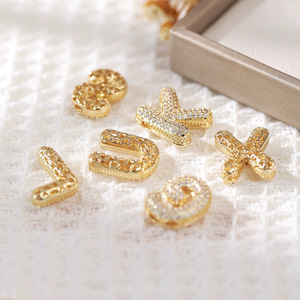 Nuevo Collar Europeo Americano de 26 Letras para <span class=keywords><strong>Mujer</strong></span> con Colgantes de Letras en Forma de Globo con Microincrustaciones de Circonio, Chapado en Oro de 18K - Product Image 3