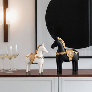 Ornement de cheval de style chinois en résine, artisanat décoratif noir et blanc, lot de 2 pièces, décoration pour salon, entrée, bureau, salle d'étude - Product Image 3