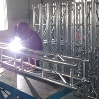 Sistema de Truss para DJ, de Aluminio, Plateado, Diseño Modular de Líneas Cuadradas, Instalación Rápida, para Escenarios de Eventos
