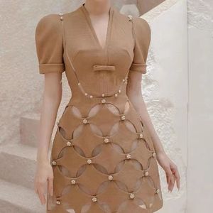 Nuevo Diseño Vietnamita, <span class=keywords><strong>Vestido</strong></span> Elegante de Alta Calidad, <span class=keywords><strong>Manga</strong></span> <span class=keywords><strong>Corta</strong></span>, Cuello en V, <span class=keywords><strong>Manga</strong></span> Abullonada, Estampado, Adornado con Cuentas, <span class=keywords><strong>Vestido</strong></span> Corto - Product Image 3