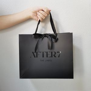 Bolsa de Papel de Regalo de Lujo Personalizada, Negra Mate, con Logotipo UV, con Asa de Cinta/Bolsa de Papel de Regalo de Lujo para Minoristas - Product Image 4