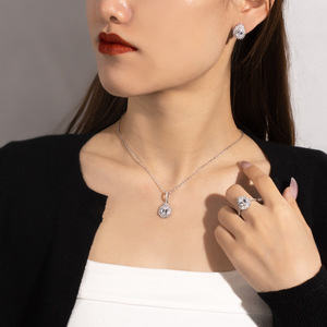 Juego de Joyería para Mujer con Collar, Pendientes y Anillo de Plata de Ley S925 con Cadena Cubana en Forma de Pera, Resistente al Agua - Product Image 2