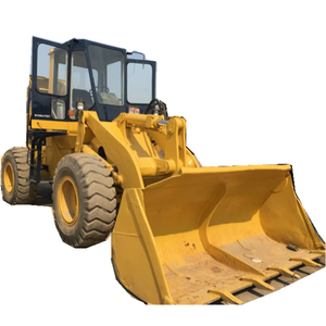 Oferta Especial: Cargadora Frontal Komatsu WA300 Usada, Motor CAT, Carga Nominal de 15 Toneladas, Potencia de 92KW, Alta Eficiencia, Bajo Consumo de Combustible, 2500 Horas - Product Image 1
