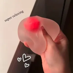 Jouets à presser en latex Mochi Fraise - Jouet anti-stress et pour déverser la colère pour amis, marque Onr, unisexe - Product Image 2