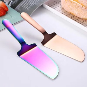 Design personnalisé <span class=keywords><strong>en</strong></span> acier inoxydable or coupe-gâteau <span class=keywords><strong>en</strong></span> métal outils de cuisson avec couteau et fourchette <span class=keywords><strong>plaque</strong></span> - Product Image 3
