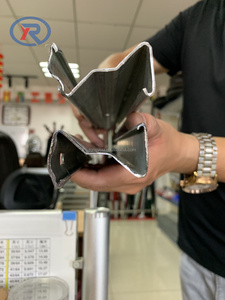 Poste de Cerca para Viñedo Tipo Z de Hierro - Fácil de Montar, Protección para Jardín Exterior, 8 pies de Altura - Product Image 1