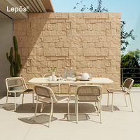 Ensemble de salle à manger d'extérieur moderne et minimaliste en alliage d'aluminium, chaise en corde tressée pour café, restaurant, hôtel, terrasse, jardin, patio, table