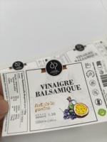 Étiquettes en papier adhésif imperméable personnalisées pour les bouteilles de vin, de whisky et de jus, avec gaufrage en feuille d'or, durables, permanentes, résistantes aux UV