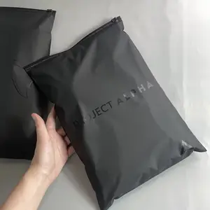 Grosir kustom kemasan tebal cetak logo self-sealing kemeja hitam pakaian ritsleting kunci jelas diri penyegelan plastik