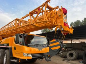 รถเครนเคลื่อนที่อเนกประสงค์ SANYY/X-C-M-G QY85KA 85 ตัน สำหรับงานบนพื้นที่ขรุขระ พร้อมเครื่องยนต์ ยกสูงสุด 40 เมตร - Product Image 3