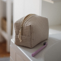 Pochette cosmétique personnalisée en tissu gaufré, sac à maquillage moelleux à motif damier, pochette cosmétique portable avec poignée