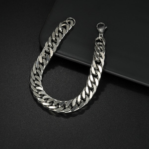 Pulsera de acero titanio con cadena cubana de estilo hip-hop punk, moderna, para hombre, de acero inoxidable, con cadena de seis lados, estilo europeo y americano. - Product Image 3