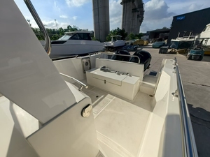 Logotipo de apariencia personalizable de estilo único Galaxy CE con asiento y cabina - Product Image 6