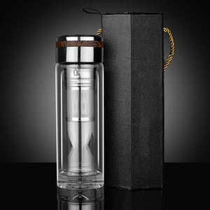 Botella de Agua de Vidrio Ecológica de Doble Pared Color Madera con Filtro de Té e Infusor - Product Image 3