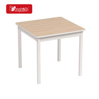 Table pour enfants blanche au design moderne avec 2 chaises en bois W08G439 pour le salon