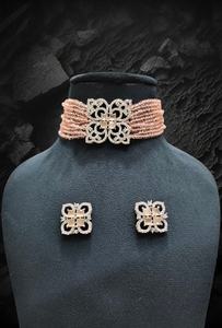 Conjunto de colgante de collar de latón AD de tendencia india con cadena de hilo de perlas estilo etéreo para boda y fiesta de mujer - Product Image 2