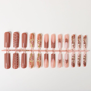 Faux ongles carrés longs marron automne-hiver, style French press, avec feuille d'or 3D, pré-fabriqués pour les rendez-vous, les fêtes et le nail art DIY - Product Image 4