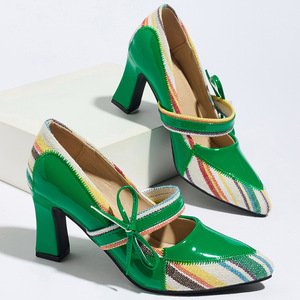 Scarpe da Festa Xuanhui con Tacco a Blocco 7,5 cm, Punta a Spillo, Stile Mary Jane, Motivo Intrecciato Etnico, Verdi a Righe Colorate - Product Image 4