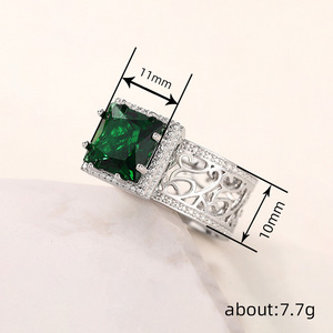 Anello con Zircone Quadrato per Donne, Stile Elegante e Regale, Gioiello da Dito alla Moda - Product Image 5