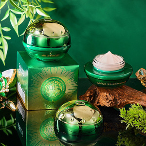 Crema Facial Blanqueadora de Venta Directa, Hidratante, Reparadora y con Efecto Natural Lock Water - Product Image 4