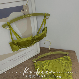 Lingerie-Boutique-Display-Kleiderbügel für Unterwäsche und BH-Sets mit individuellem Logo, rutschfest, einlagig, für Damen-BHs, Lauf- und Sport-BHs, Samt-Kleiderbügel - Product Image 2