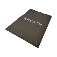 Sac d'emballage plat en plastique souple personnalisé avec fermeture éclair en CPE givré pour t-shirts, sweats à capuche, chaussures, chaussettes, vêtements