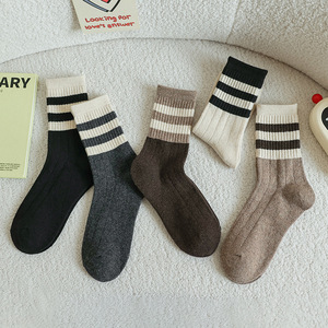 <span class=keywords><strong>Calcetines</strong></span> de lana de longitud media para mujer, de <span class=keywords><strong>5</strong></span> <span class=keywords><strong>dedos</strong></span> estilo versátil para uso diario, <span class=keywords><strong>calcetines</strong></span> cálidos gruesos y acogedores para la escuela y el invierno - Product Image 1