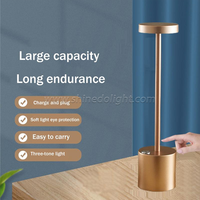 Lampe de table de bureau LED moderne avec commande tactile sans fil, intensité réglable et port de charge USB rechargeable pour chambre à coucher ou utilisation en pièce.
