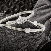 Brazalete de Acero Inoxidable Chapado en Oro de 14K para Mujer, Diseño de Lujo Simplificado, con Incrustaciones de Circonita Ovalada en Canal, Regalo Moderno