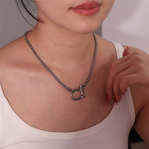Collier Papillon Bleu en Acier Inoxydable Plaqué Or 18K avec Chaîne à Maillons Respirants Moderne – Gestionnaire de <span class=keywords><strong>Compte</strong></span> Dédié Proactif - Product Image 4